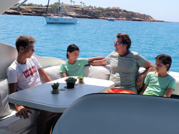 Halbtägige Segeltour am Morgen: 4-stündige Kreuzfahrt ins blaue Mittelmeer und nach Playa del Saler ab Valencia