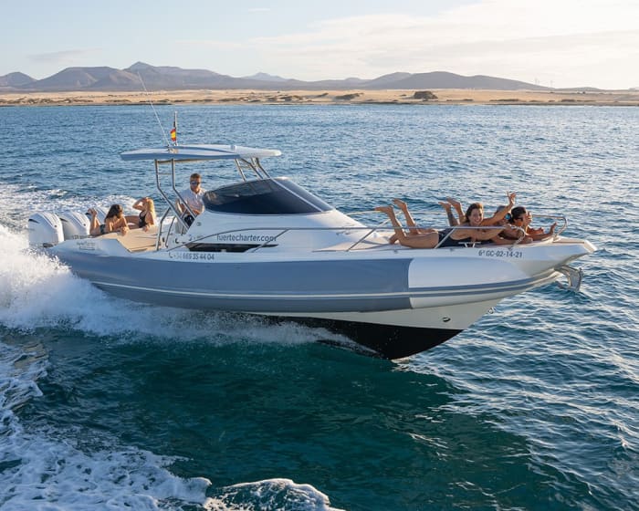 2,5 Stunden in Corralejo: Mieten Sie ein Motorboot und genießen Sie es!