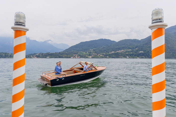 Classic wooden boat on Lake Como - 4h