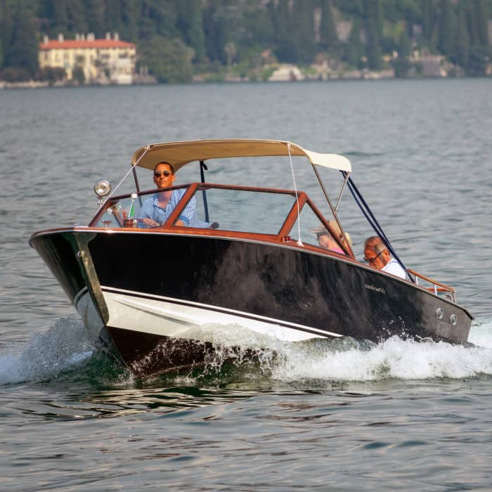 Classic wooden boat on Lake Como - 4h