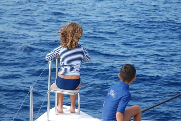 Cap sur le plaisir : une journée complète de navigation authentique à Costa Adeje en catamaran