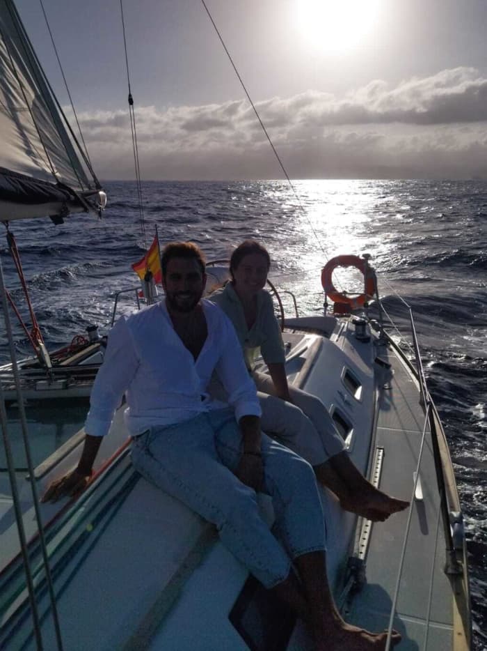 6-stündiger Segeltörn, bei dem Sie unser wunderschönes Meer genießen können, mit einem Zwischenstopp zum Schwimmen usw. rund um Las Palmas de Gran Canaria