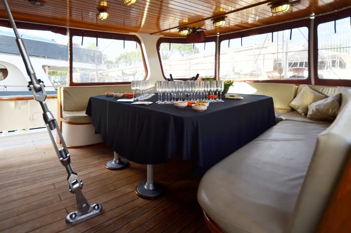 2-HOUR TOUR ON A HISTORIC SAILBOAT