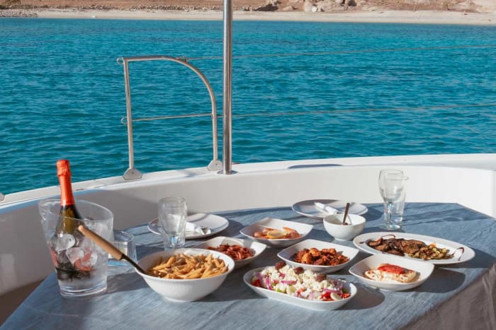Timeless Islands & Crystal Waters: 8-Hour Rhenia & Delos Expedition