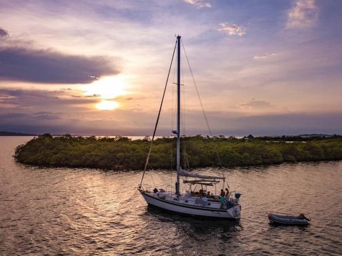 Het ritme van Bocas del Toro: Onvergetelijke momenten op een zeilboot