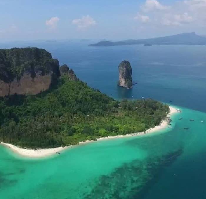 Découvrez les rivages de Krabi : une excursion d'une journée complète à bord d'un bateau à moteur