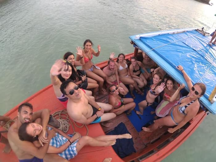 Découvrez les rivages de Krabi : une excursion d'une journée complète à bord d'un bateau à moteur