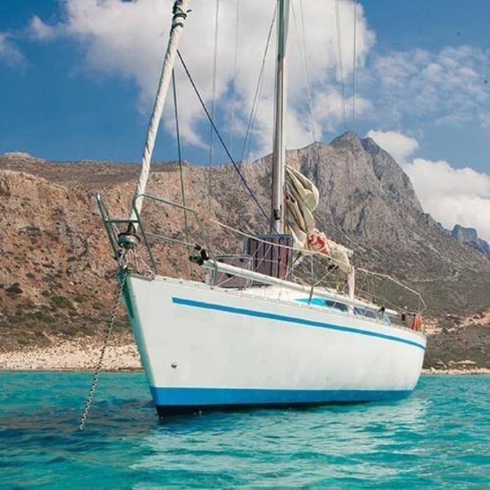 Your own Greek Odyssey: A 8h voyage on a sailboat