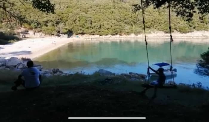 4 Stunden 15 Minuten, um Malinska mit dem Motorboot zu entdecken