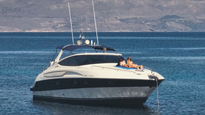 Visite privée en yacht de Menies, Chironissia et Thodorou