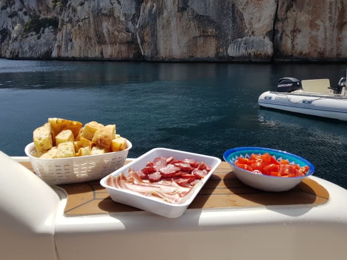 Una Giornata alla scoperta di Alghero e Capo Caccia dal mare