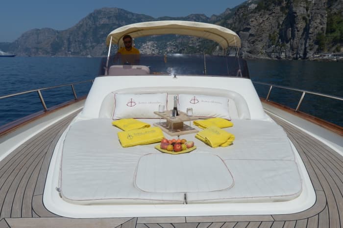 4 Stunden Zeit, um Praiano mit dem Motorboot zu erkunden
