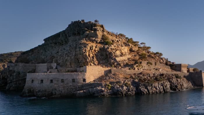 Half-day boat trip in Agios Nikolaos on a motorboat