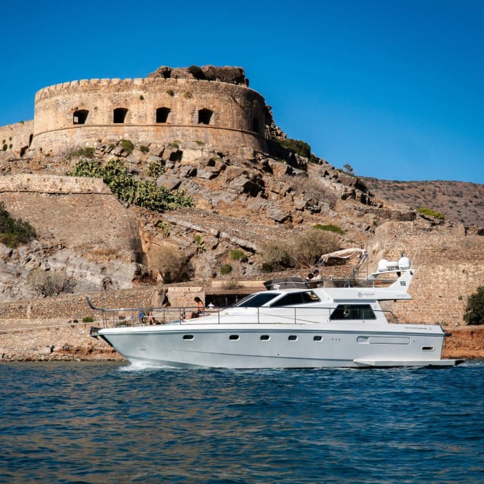 Half-day boat trip in Agios Nikolaos on a motorboat