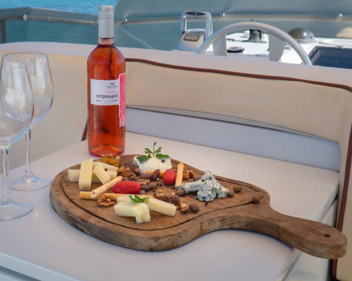 Half-day boat trip in Agios Nikolaos on a motorboat