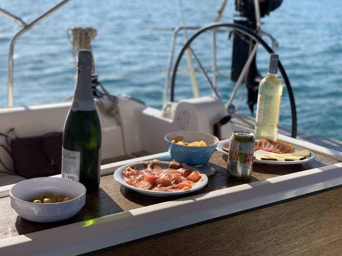 Private 8h sailing trip in Barcelona