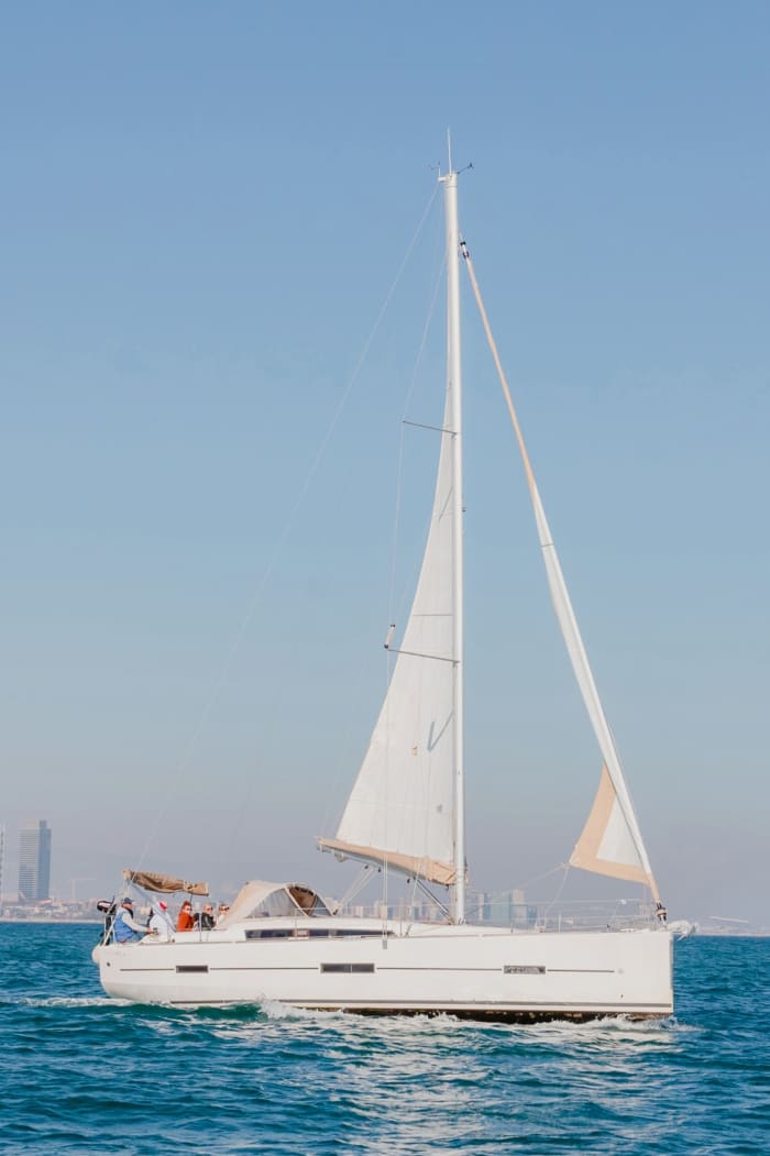 Private 8h sailing trip in Barcelona