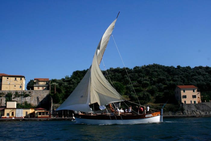 Een dagvullende zeiltocht op een zeilboot in La Spezia.
