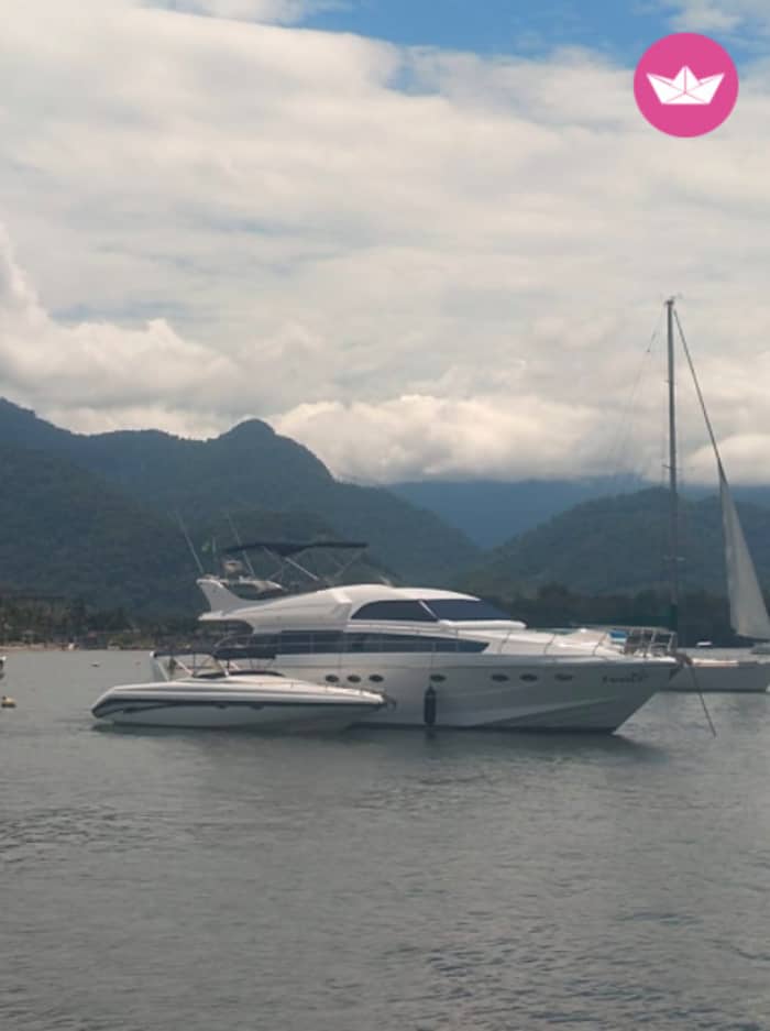 Esperienza di lusso in yacht ad Angra dos Reis: una fuga su misura sull'isola.