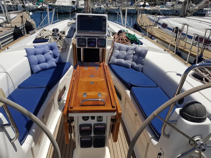 Take 8h to discover the hidden magic of Valletta from the waves