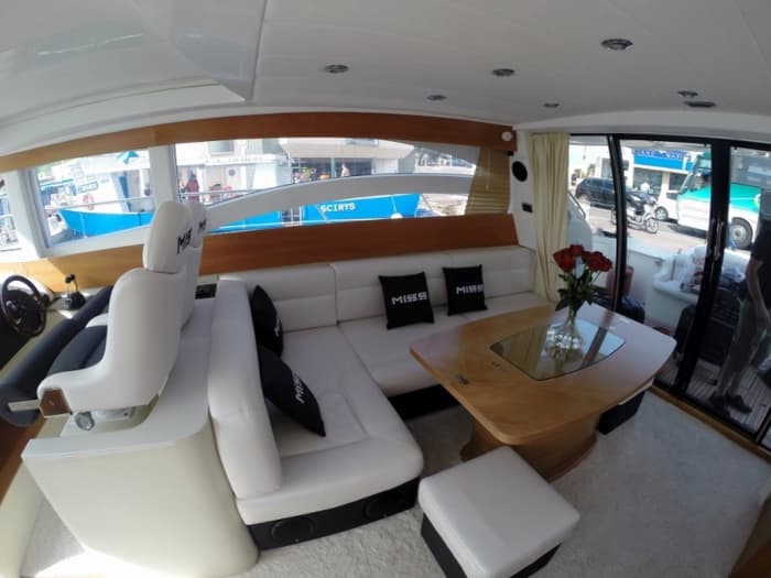 Private Day Cruise – Escape from Bonifacio to Porto Cervo aboard the yacht “Miss”