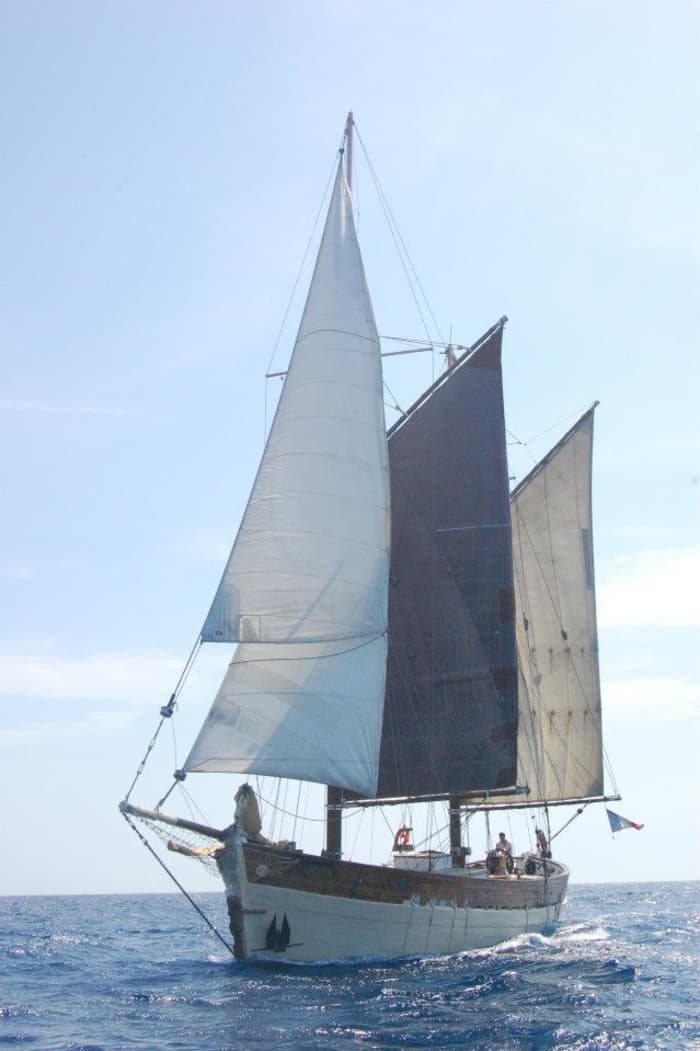 The rhythm of Toulon: Unforgettable moments on a sailboat