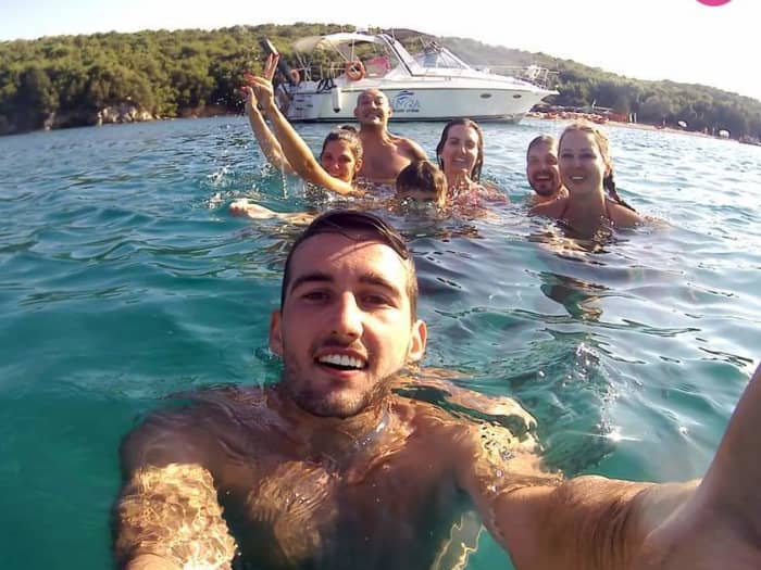 Entdecken Sie die Wunder von Epirus auf einer Luxusyachttour ab Korfu – Sivota, Blaue Lagune und Bella Vraka