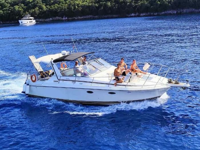 Entdecken Sie die Wunder von Epirus auf einer Luxusyachttour ab Korfu – Sivota, Blaue Lagune und Bella Vraka