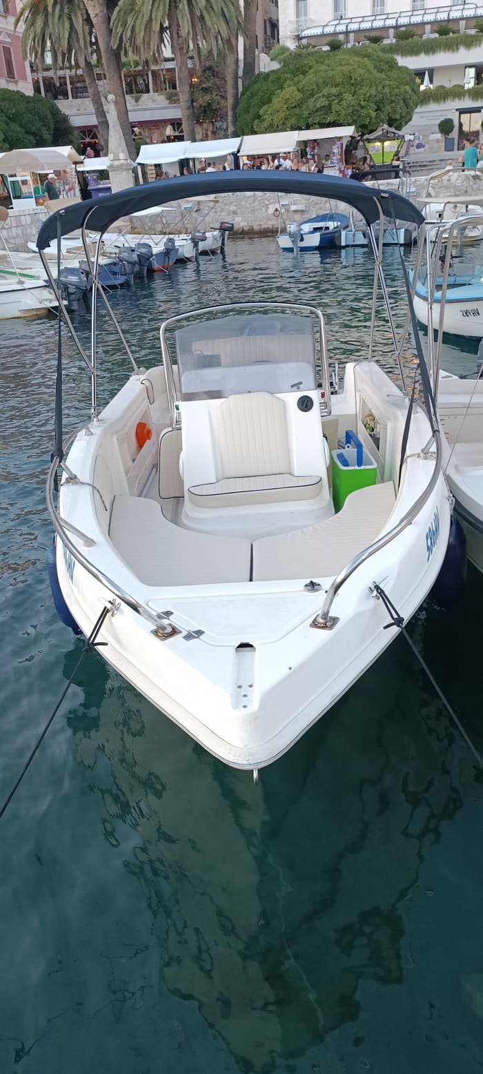 Excursion de natation et de plongée en apnée sur la côte sud de Hvar