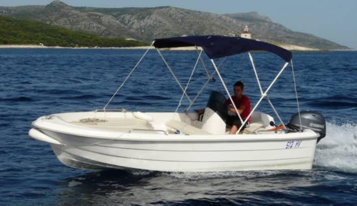 Ganztägige Bootstour zur Küste von Hvar