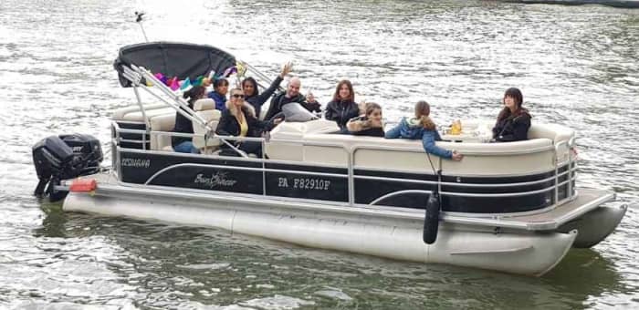 Croisière autour des monuments emblématiques de Paris sur bateau privatisé