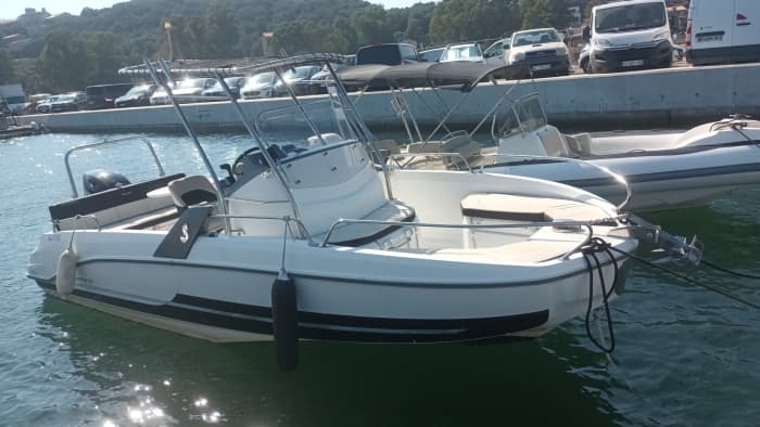 Entdecken Sie die Küste von Porto-Vecchio: Ein kompletter Tagesausflug an Bord eines Motorboots