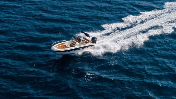Enjoy 9h on a motorboat to explore Trogir