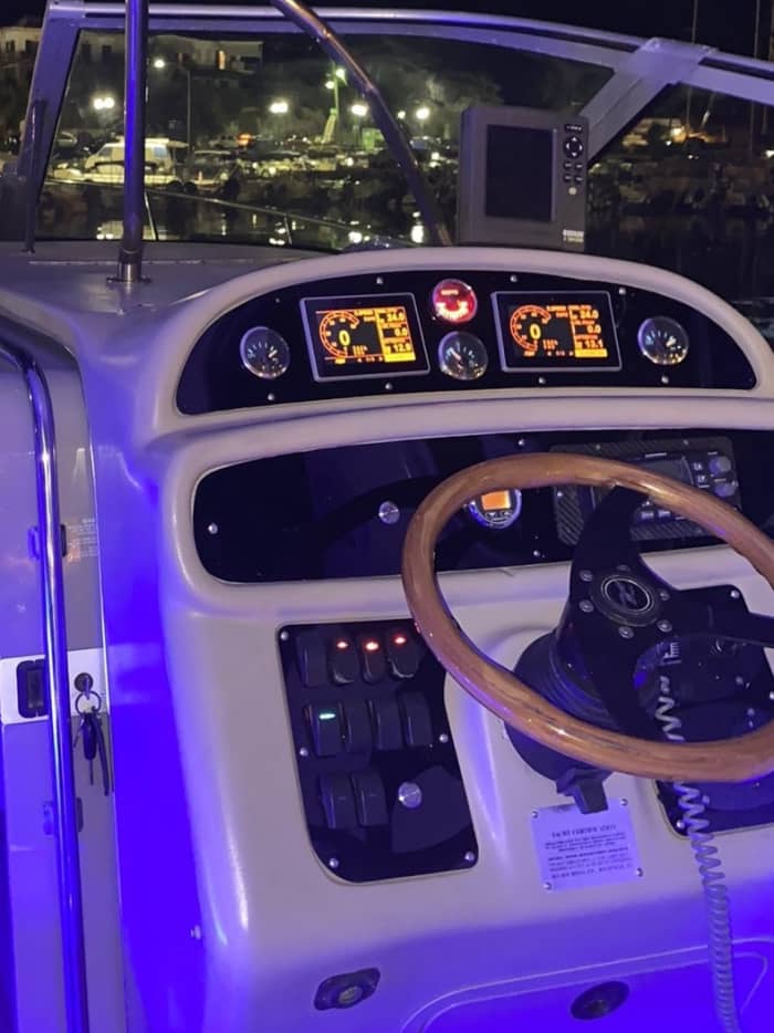Votre propre Odyssée grecque : un voyage de 8 heures en bateau à moteur