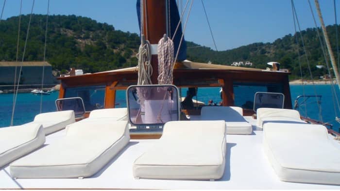 Il lusso ridefinito a Ibiza: una giornata indimenticabile su un caicco.