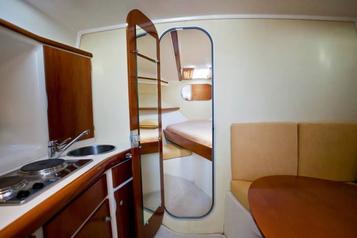 Explorez Santorin à bord d'un yacht privé
