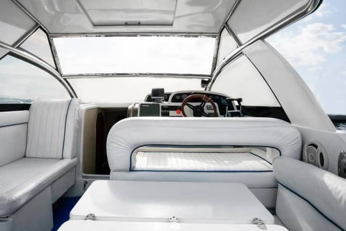 Explorez Santorin à bord d'un yacht privé