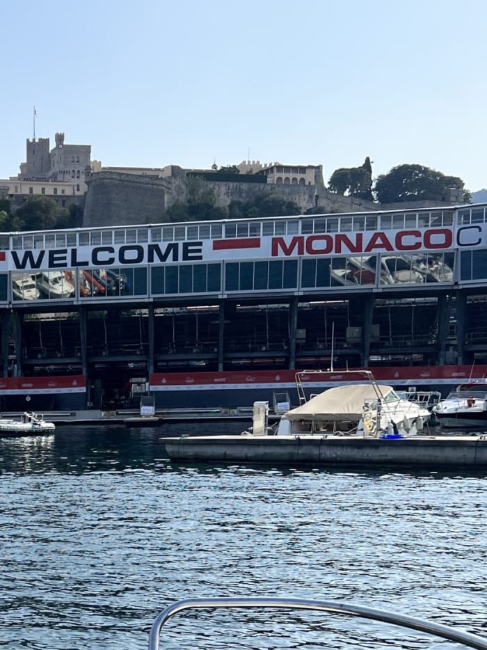 3,5 uur in Monaco: Huur een motorboot en geniet