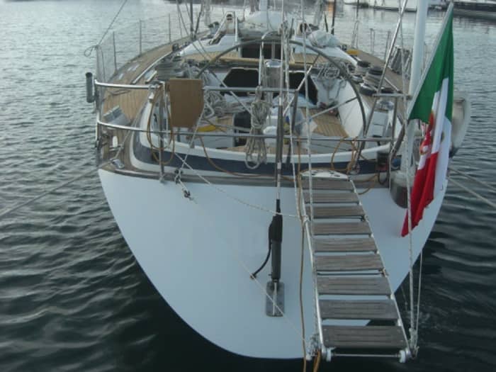 Spend a 8h30 sailing around Porto Cervo on a sailboat