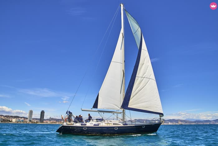 Magnificent Sailing Tour along the Barcelona Coast