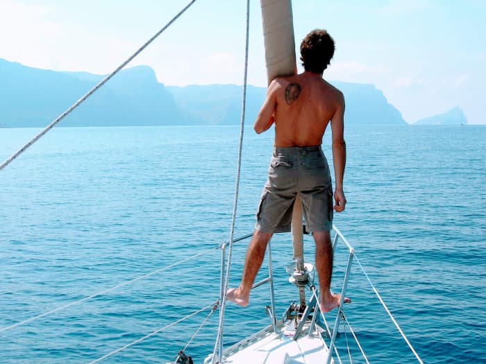 Enjoy a full day of sailing in Palamós aboard a sailboat just for your group, family or friends!