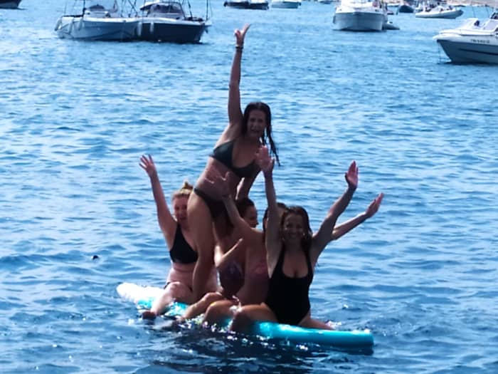 Enjoy a full day of sailing in Palamós aboard a sailboat just for your group, family or friends!