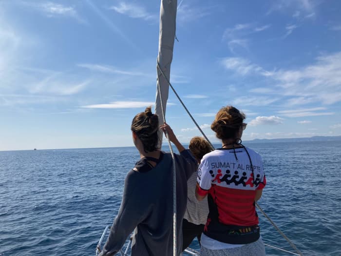 Enjoy a full day of sailing in Palamós aboard a sailboat just for your group, family or friends!