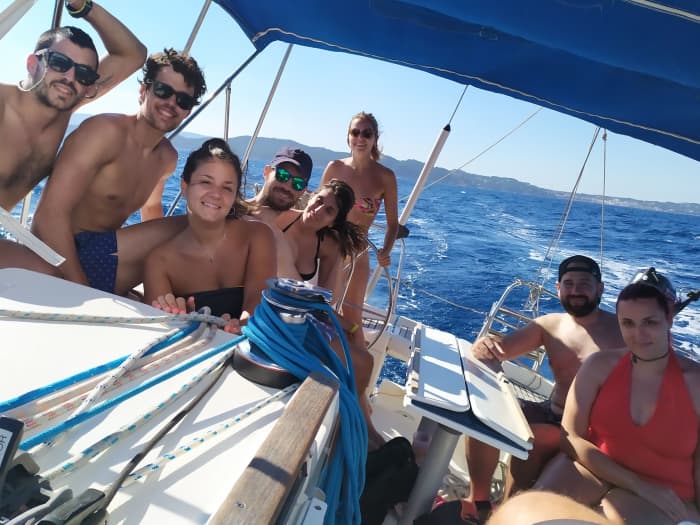 Enjoy a full day of sailing in Palamós aboard a sailboat just for your group, family or friends!