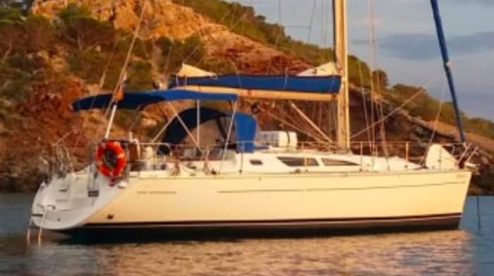 Genießen Sie einen ganzen Tag Segeln in Palamós auf einem Segelboot
