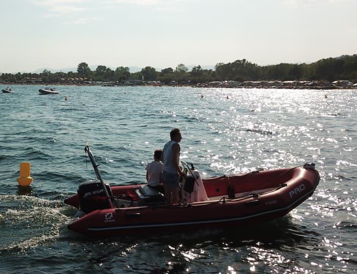 Half-day Grimaud discovery: Your short escape on a motorboat