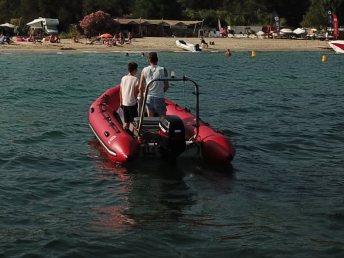 Half-day Grimaud discovery: Your short escape on a motorboat