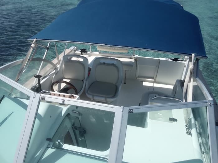 One day around Porto-Vecchio: Enjoy 9h of discovery on a motorboat