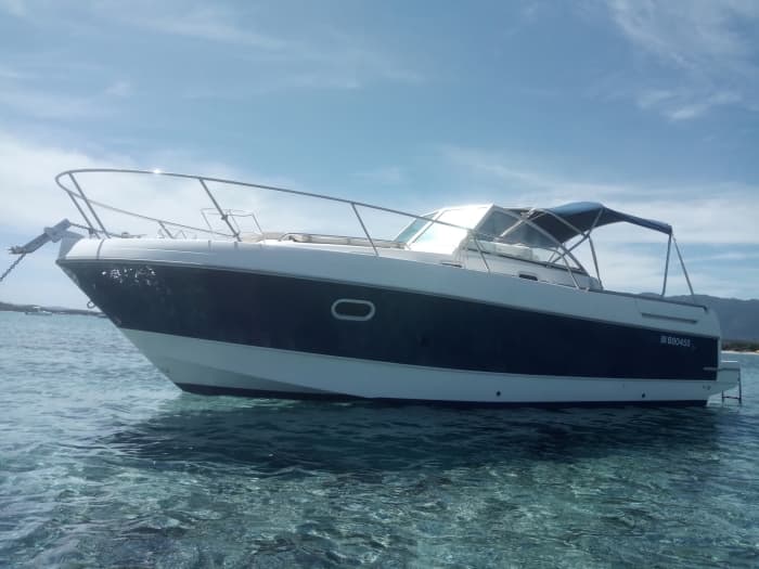 One day around Porto-Vecchio: Enjoy 9h of discovery on a motorboat
