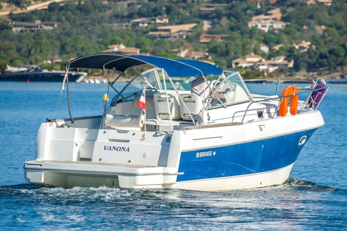 One day around Porto-Vecchio: Enjoy 9h of discovery on a motorboat
